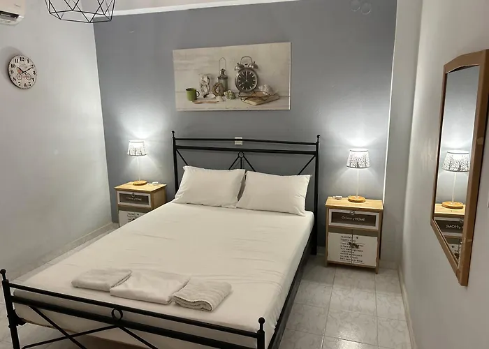 Menelaos Apartments