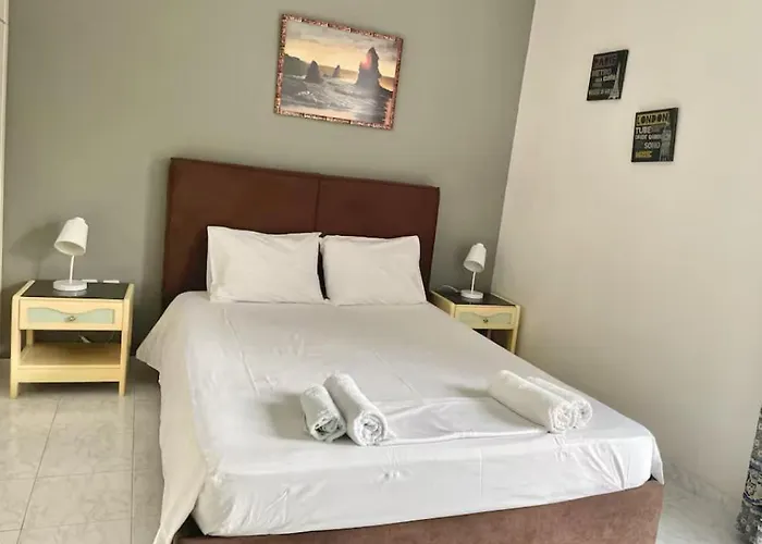 Menelaos Apartments