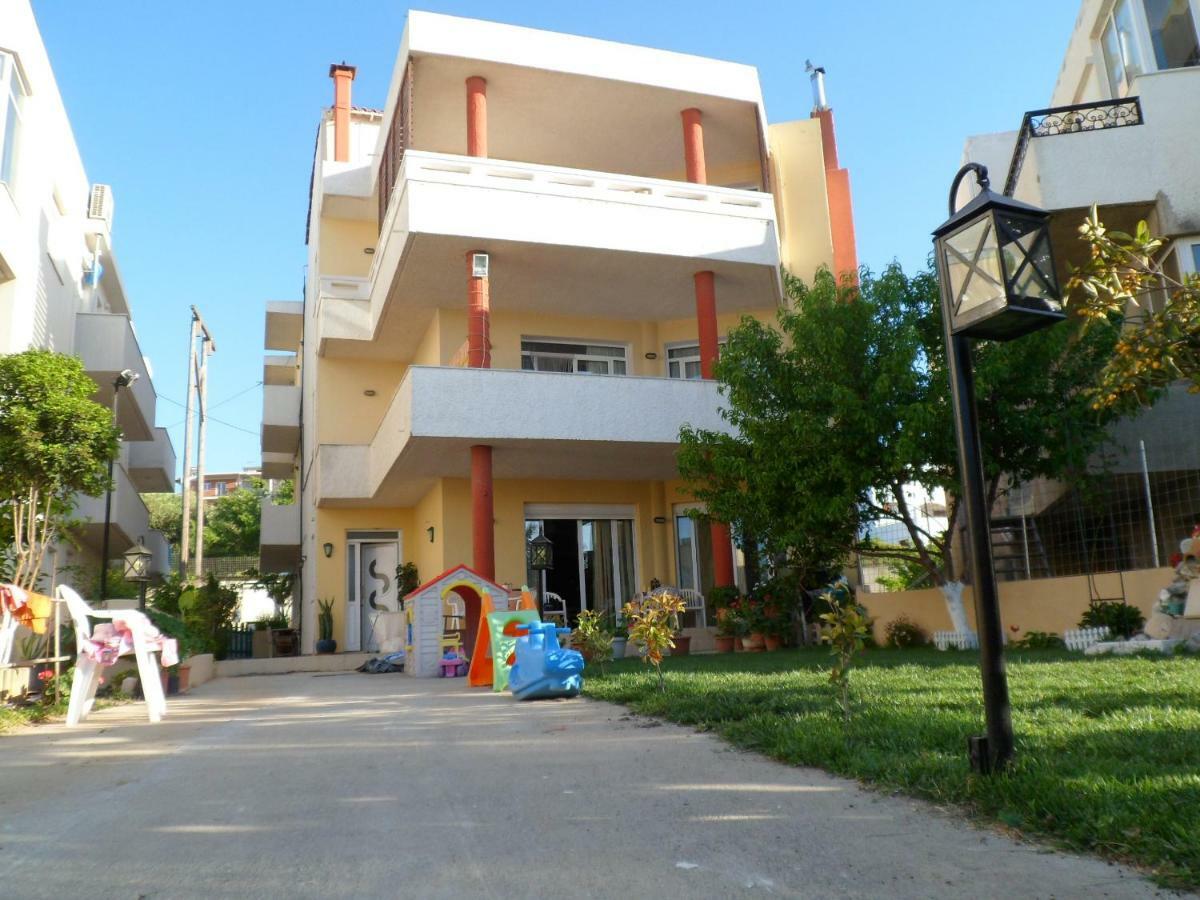 Apartment Menelaos Adelianos Kampos